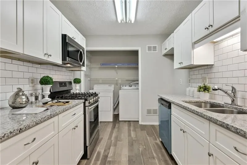 901 Country Park Dr Se - Photo 7 of 16