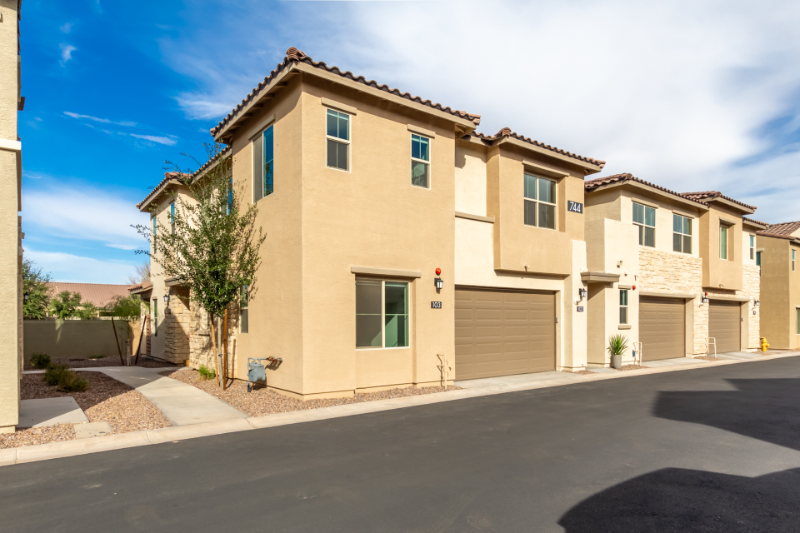 744 E Zesta Ln #103 - Photo 2 of 39