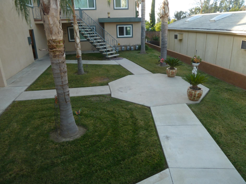 10670 Ohio St #H - Photo 3 of 14