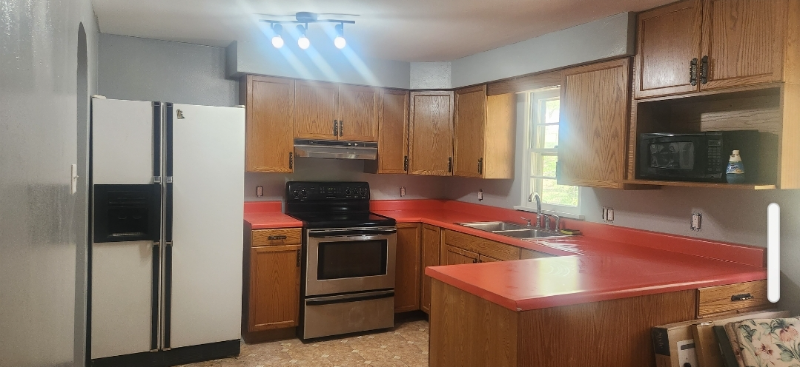 528 John St - Photo 2 of 8