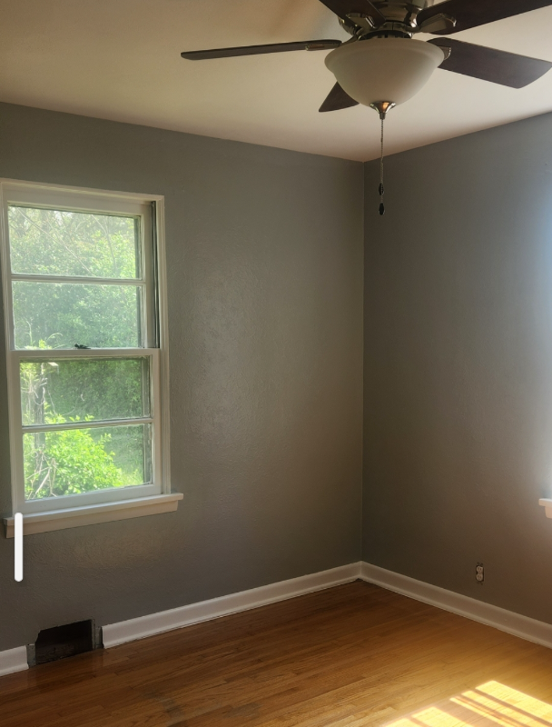 528 John St - Photo 3 of 8