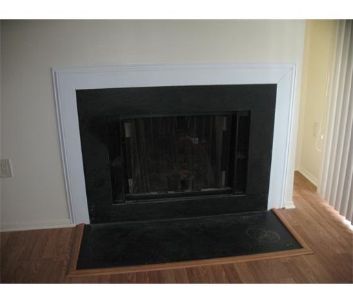 303 Aspen Dr - Photo 3 of 16