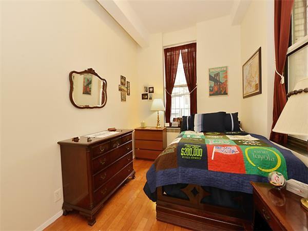584 Myrtle Ave #2C - Photo 3 of 8