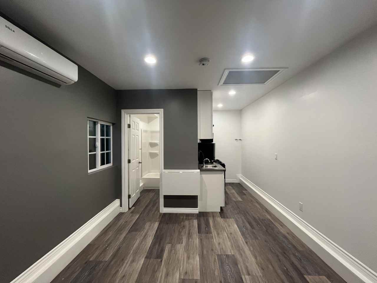 1817 E 109th St #1 - Photo 3 of 10