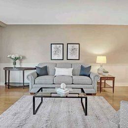 50 Norfield Crescent - Photo 3 of 18