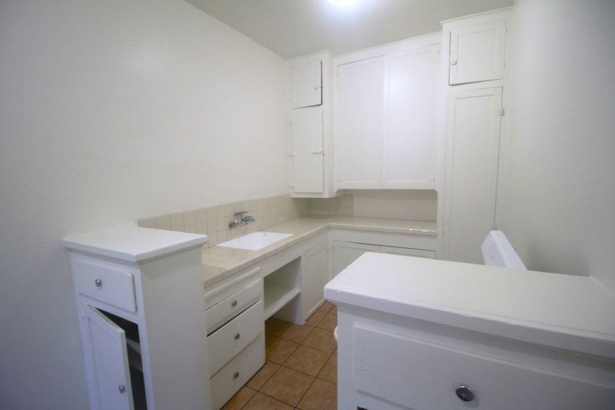 1152 Broad Avenue - Photo 5 of 6