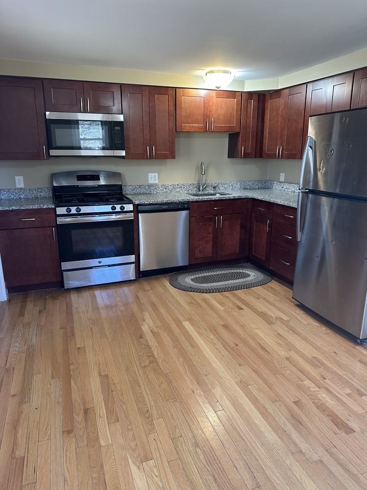 23 Bowling Ln - Photo 3 of 12