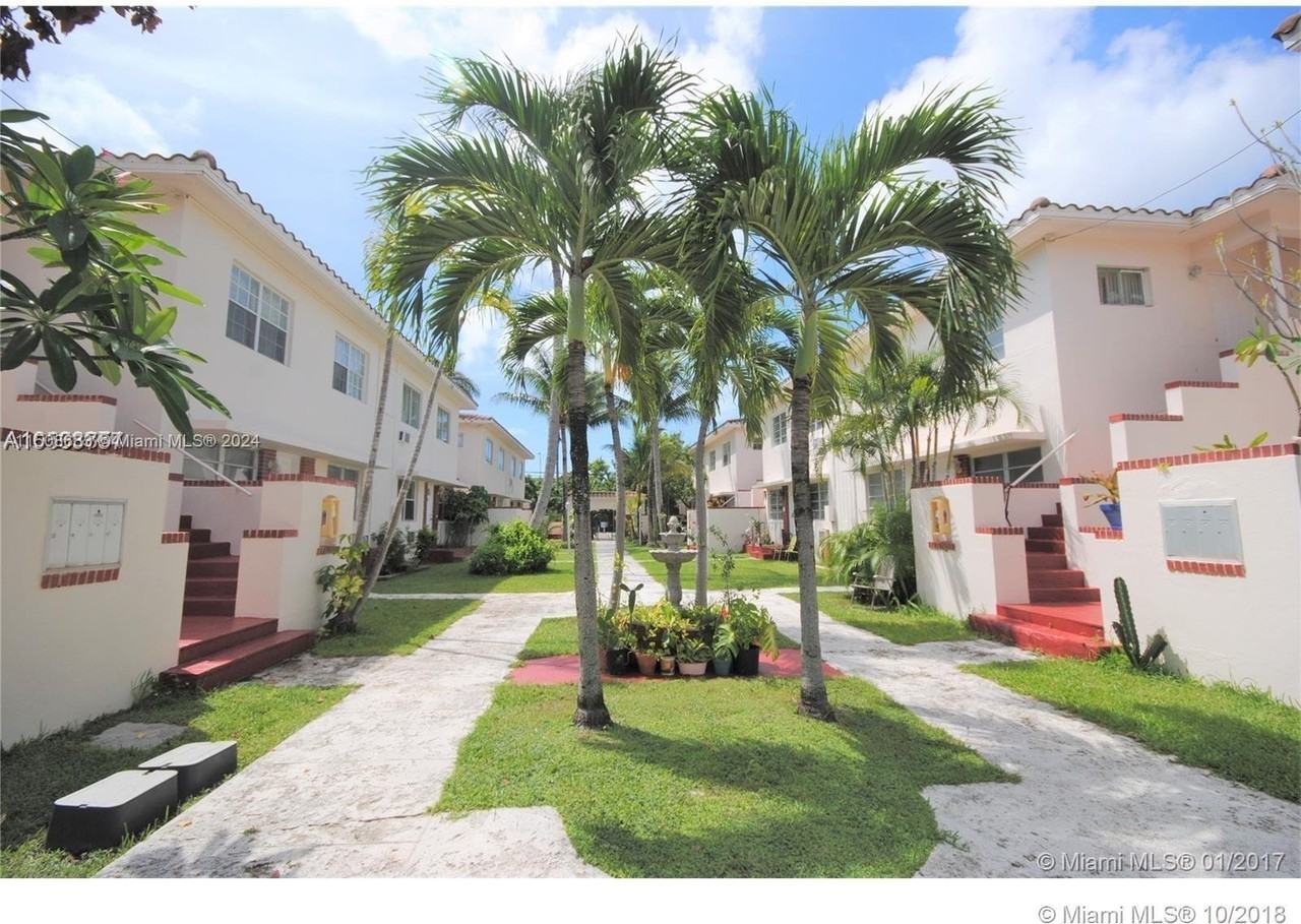 1203 Marseille Dr #21