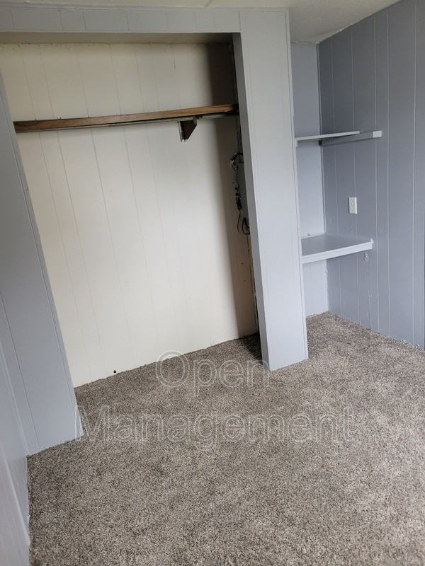 313 Mantle Ave - Photo 2 of 9