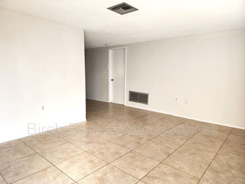 1708 Springdale Dr - Photo 5 of 20