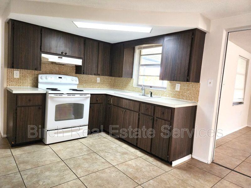 1708 Springdale Dr - Photo 6 of 20