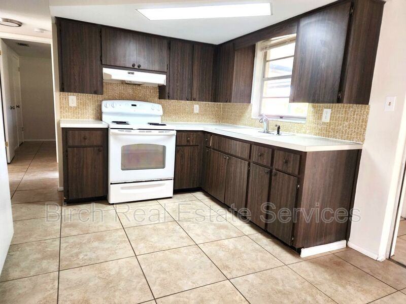 1708 Springdale Dr - Photo 7 of 20