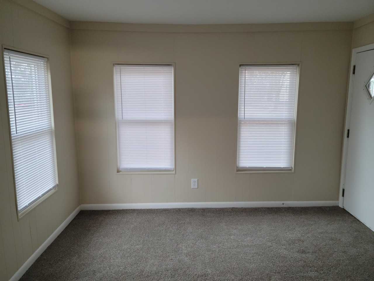 17 N Summit St #1 - Photo 2 of 7