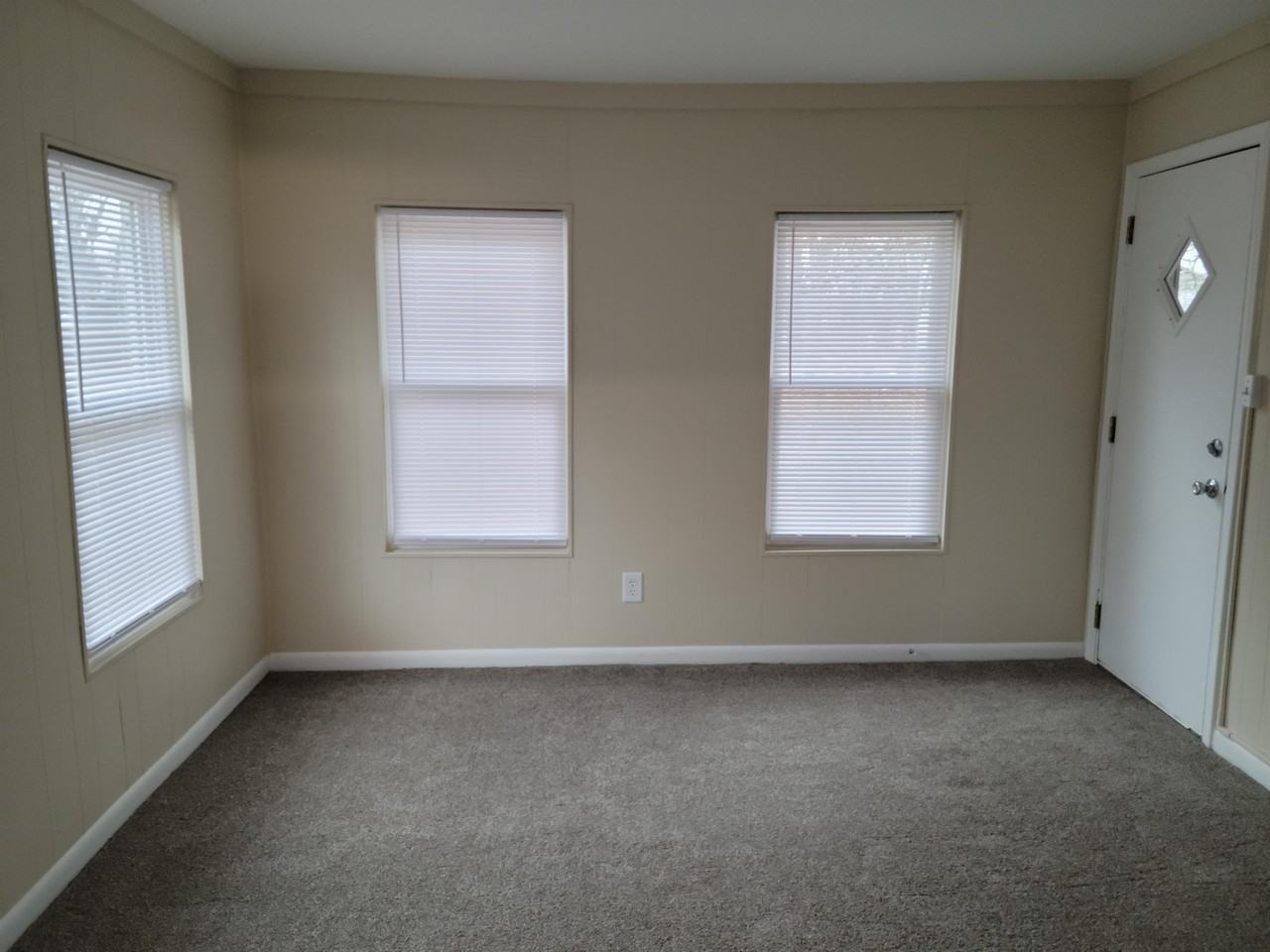 17 N Summit St #1 - Photo 3 of 7
