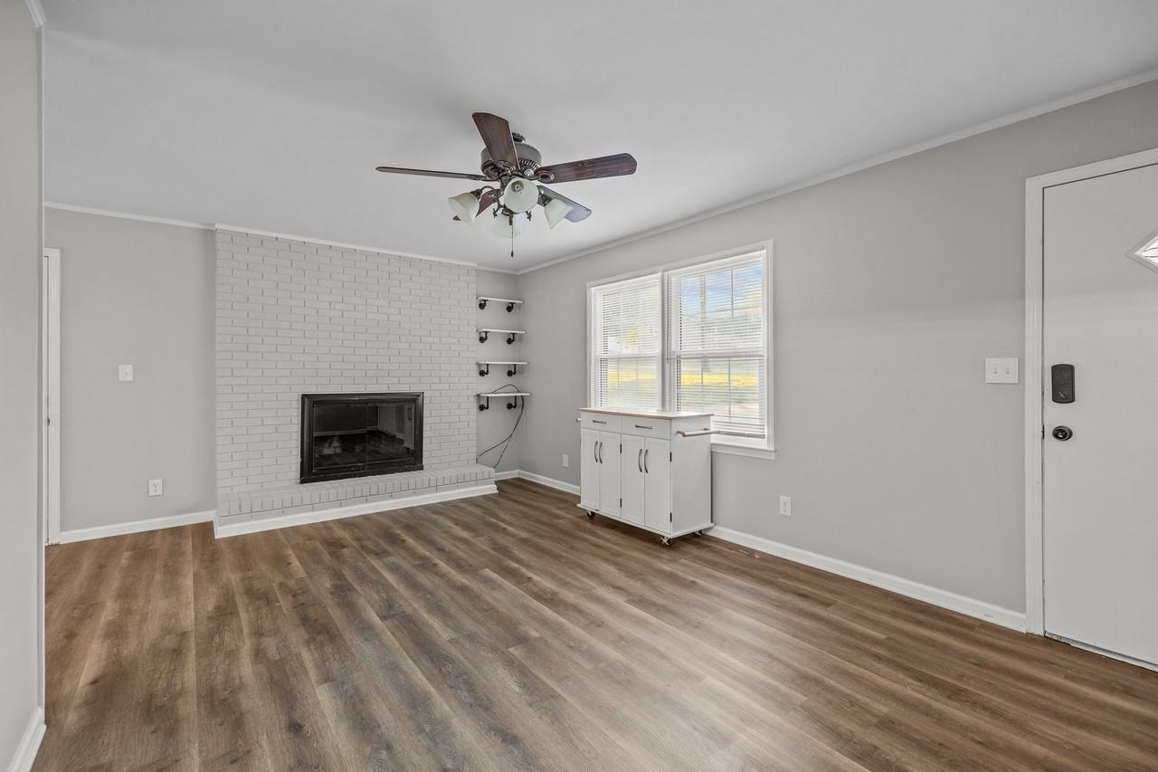 4800 Maplecrest Dr #1 - Photo 3 of 29