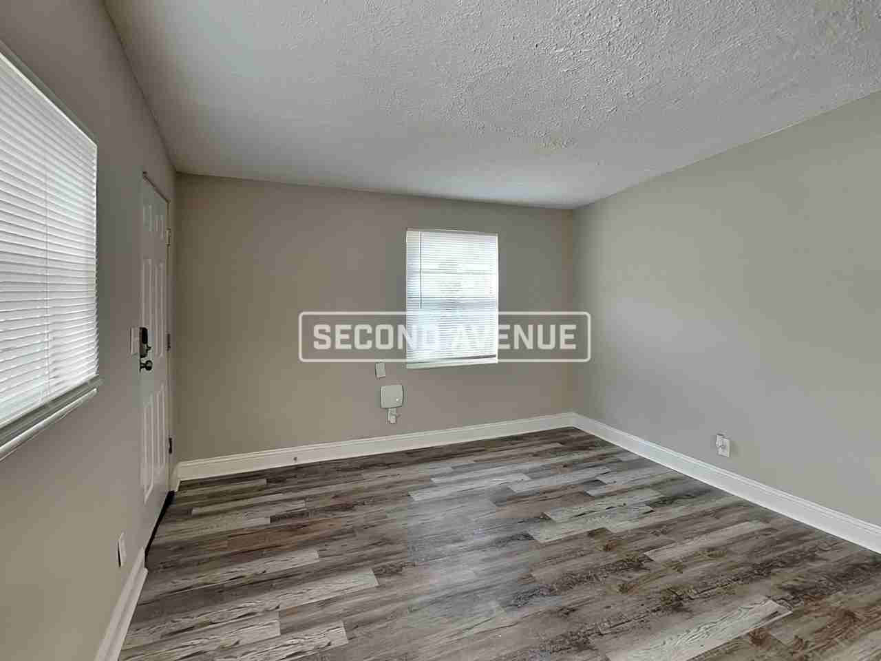 4144 Katanga Dr N - Photo 4 of 19