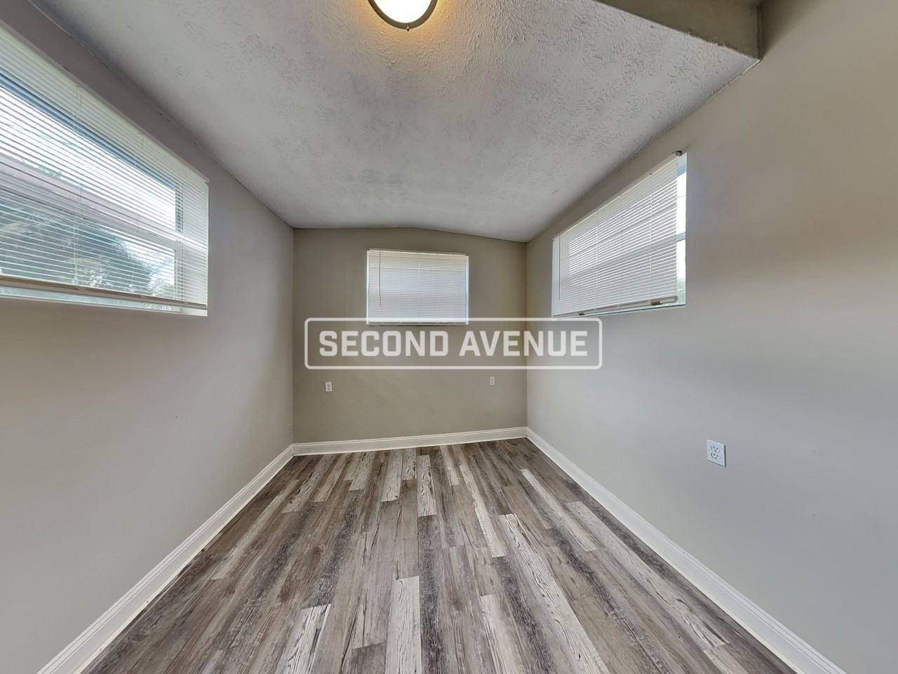 4144 Katanga Dr N - Photo 5 of 19