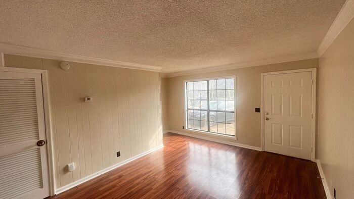843 W Eastland Ave - Photo 3 of 11
