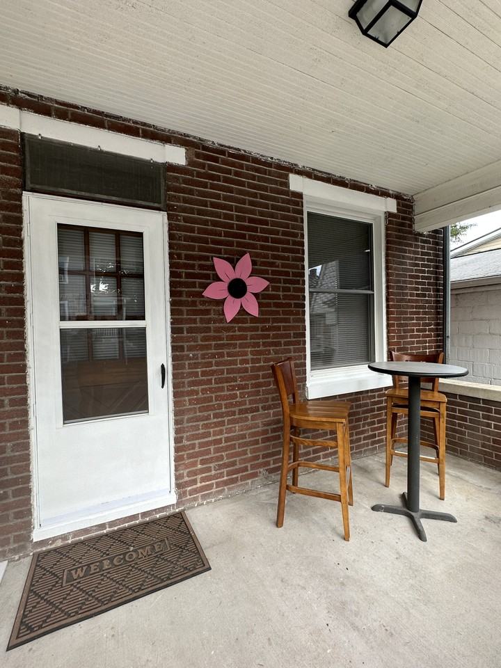 239 N Stratton St #NA - Photo 2 of 16