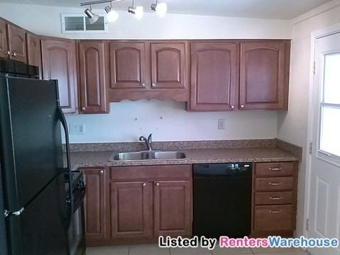 4412 E 32nd St - Photo 3 of 13