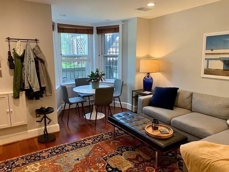 638 Q St Nw #B - Photo 3 of 19