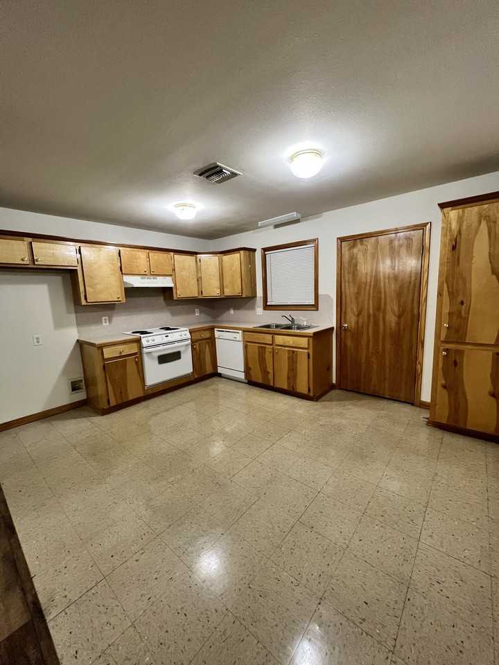 1612 Saint John Bosco St #1 - Photo 3 of 6