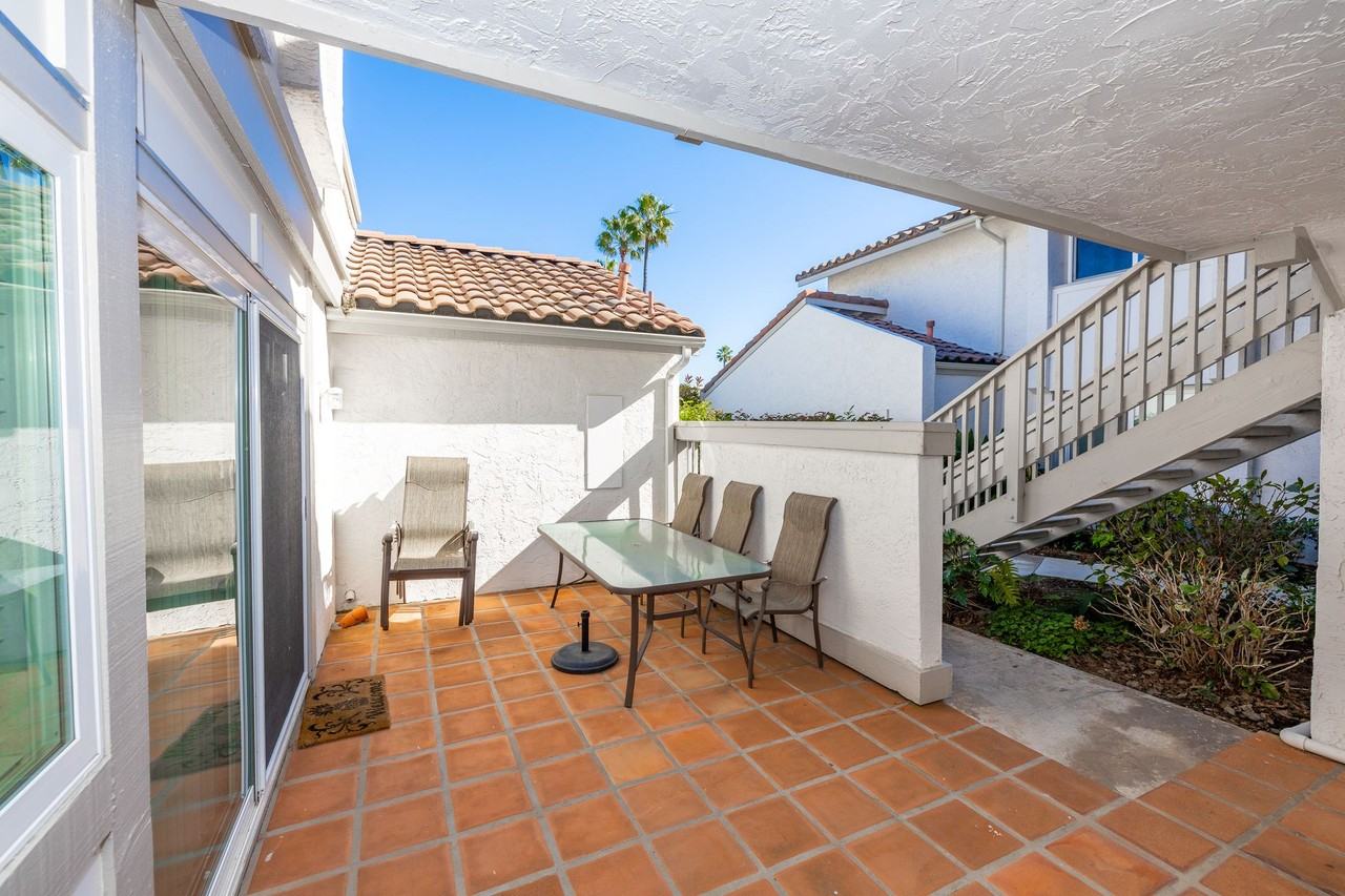 69 Kingston Court West #1 - Photo 4 of 43