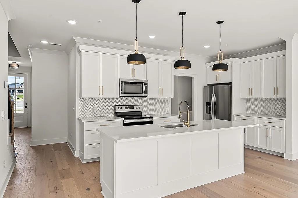 813 Vickery Dr #813 - Photo 4 of 15