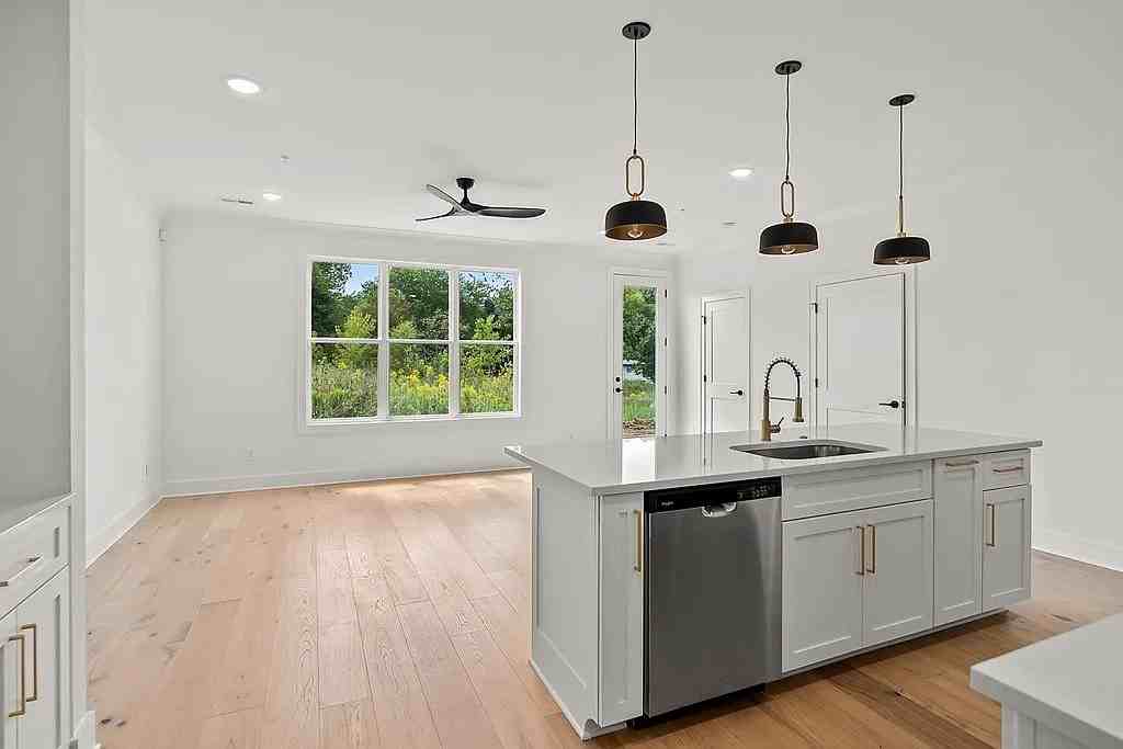 813 Vickery Dr #813 - Photo 6 of 15