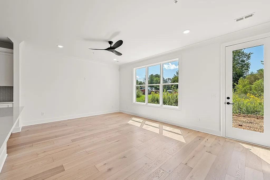 813 Vickery Dr #813 - Photo 7 of 15