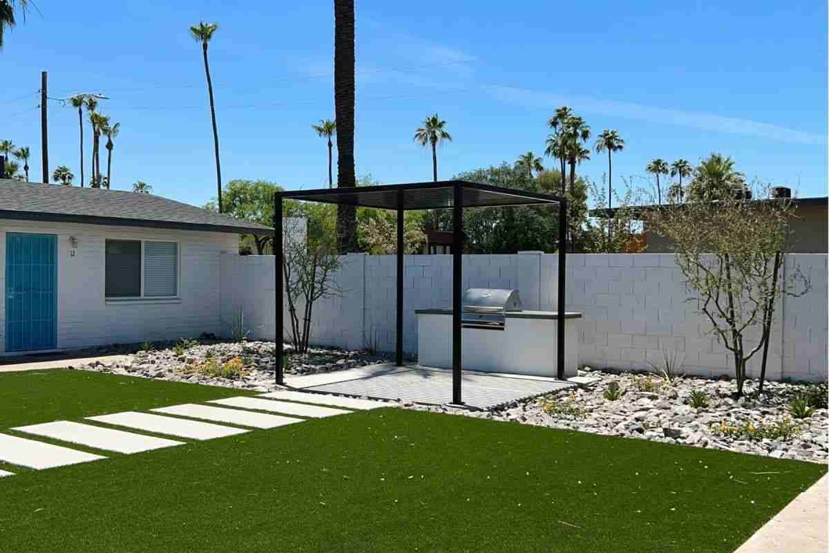 4815 North 15th Avenue - Photo 2 of 7