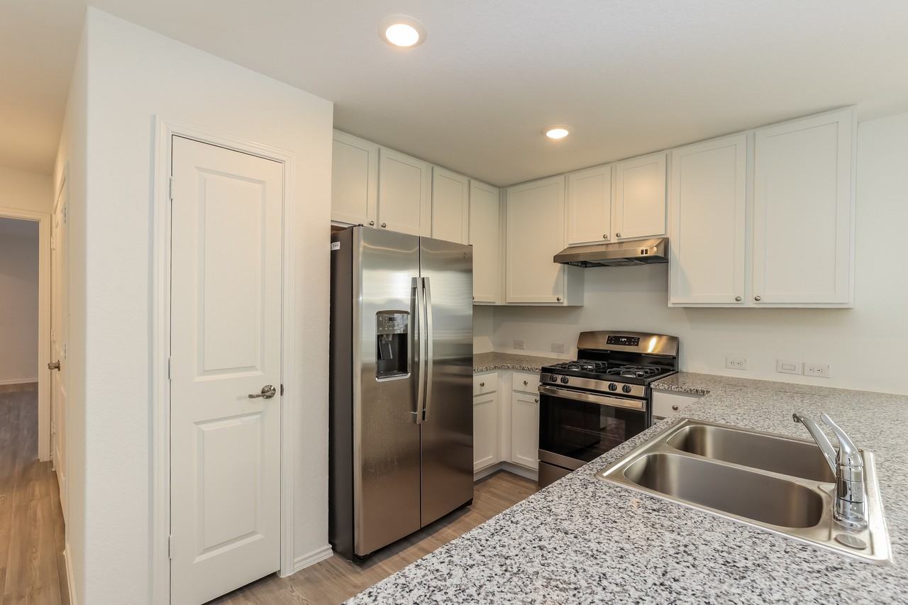 4507 Emma Way - Photo 7 of 14