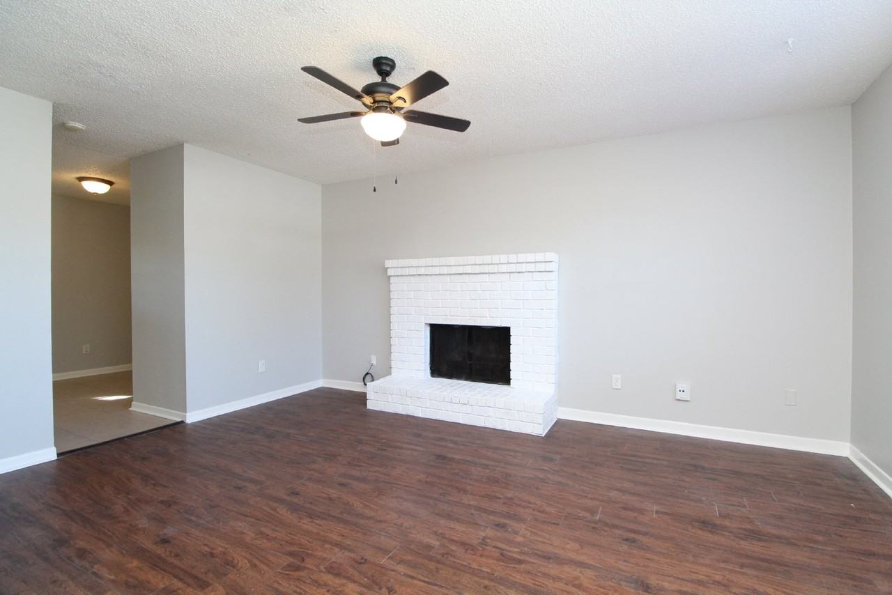 7642 Sandy Creek Ct - Photo 2 of 20