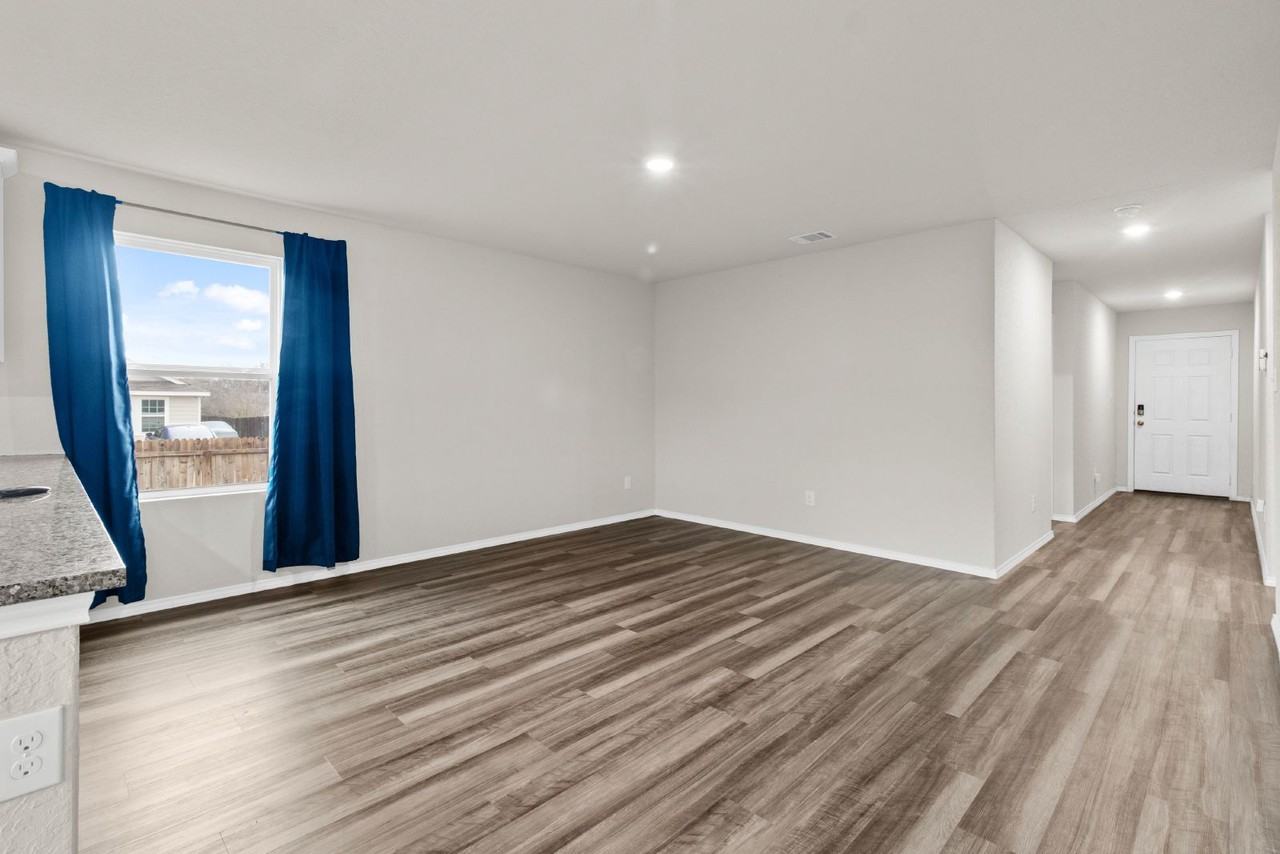 5734 Mountain Pt - Photo 5 of 16