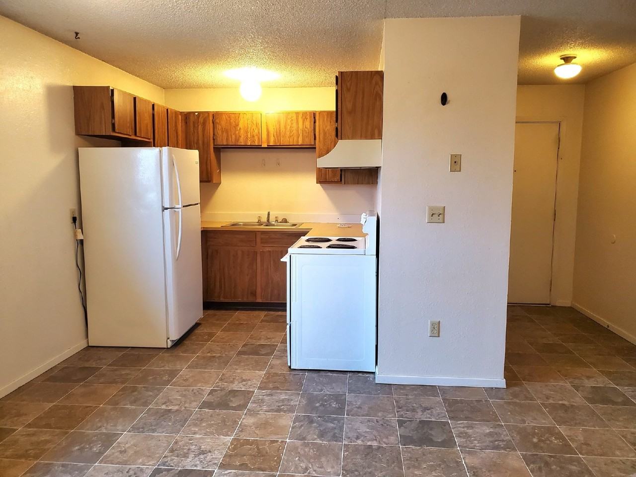 179 Rosewood Dr - Photo 3 of 6