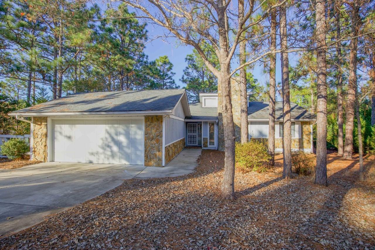 17 Coldstream Ln - Photo 3 of 50