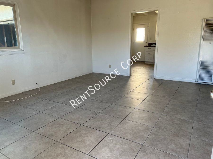 45408 Corkwood Ave - Photo 3 of 15