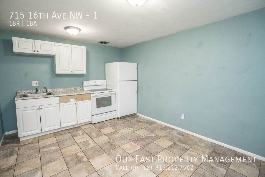 715 16th Ave Nw #1 - Photo 3 of 18