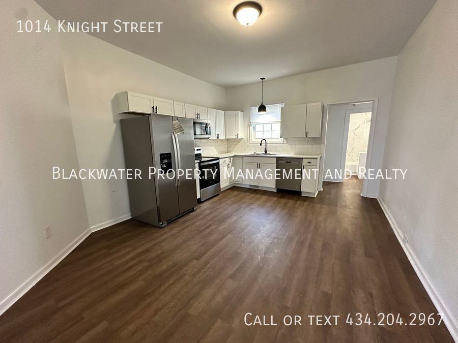 1014 Knight St - Photo 3 of 7