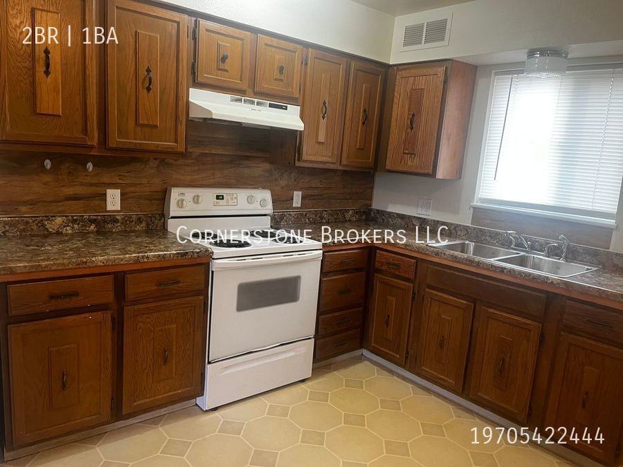 218 Applewood Ct - Photo 3 of 8