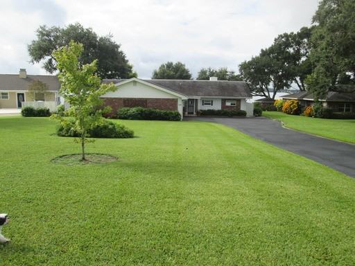 524 N Crooked Lake Dr - Photo 2 of 11