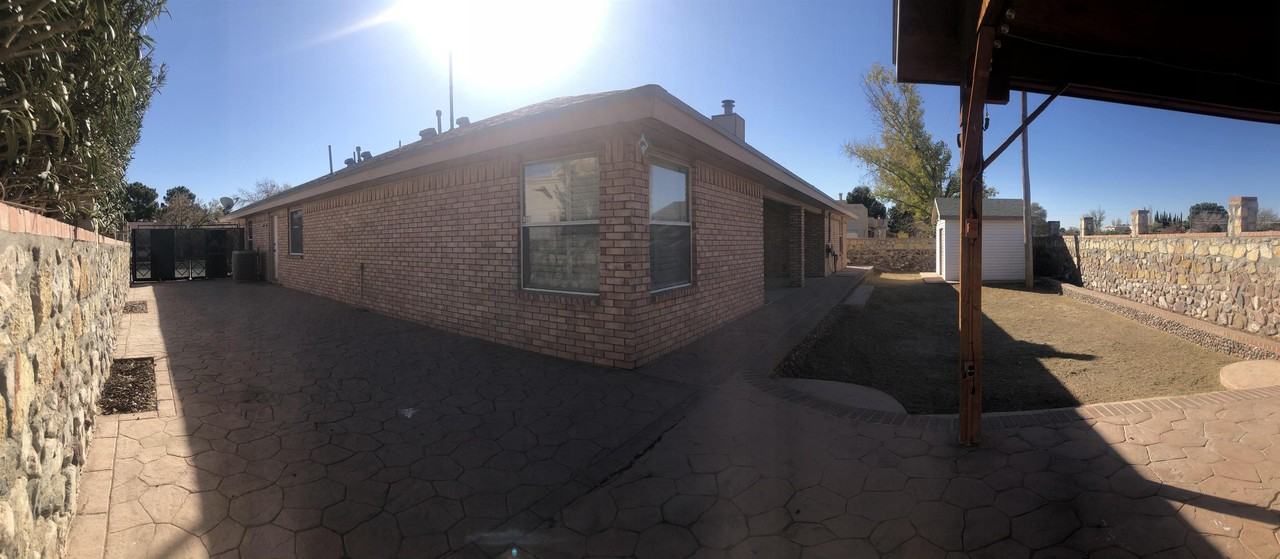 556 Pinar Del Rio Dr #1 - Photo 4 of 21