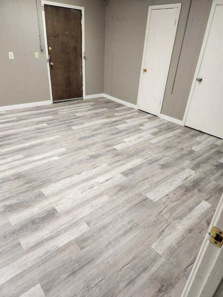 725 Bridge St - Photo 3 of 10