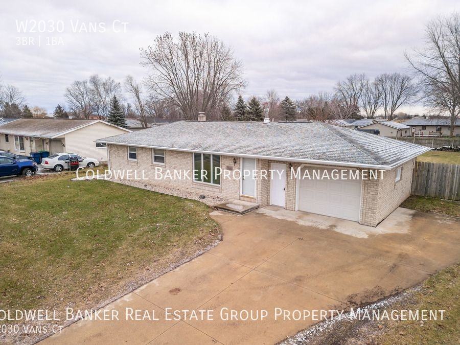 W2030 Vans Ct - Photo 2 of 27