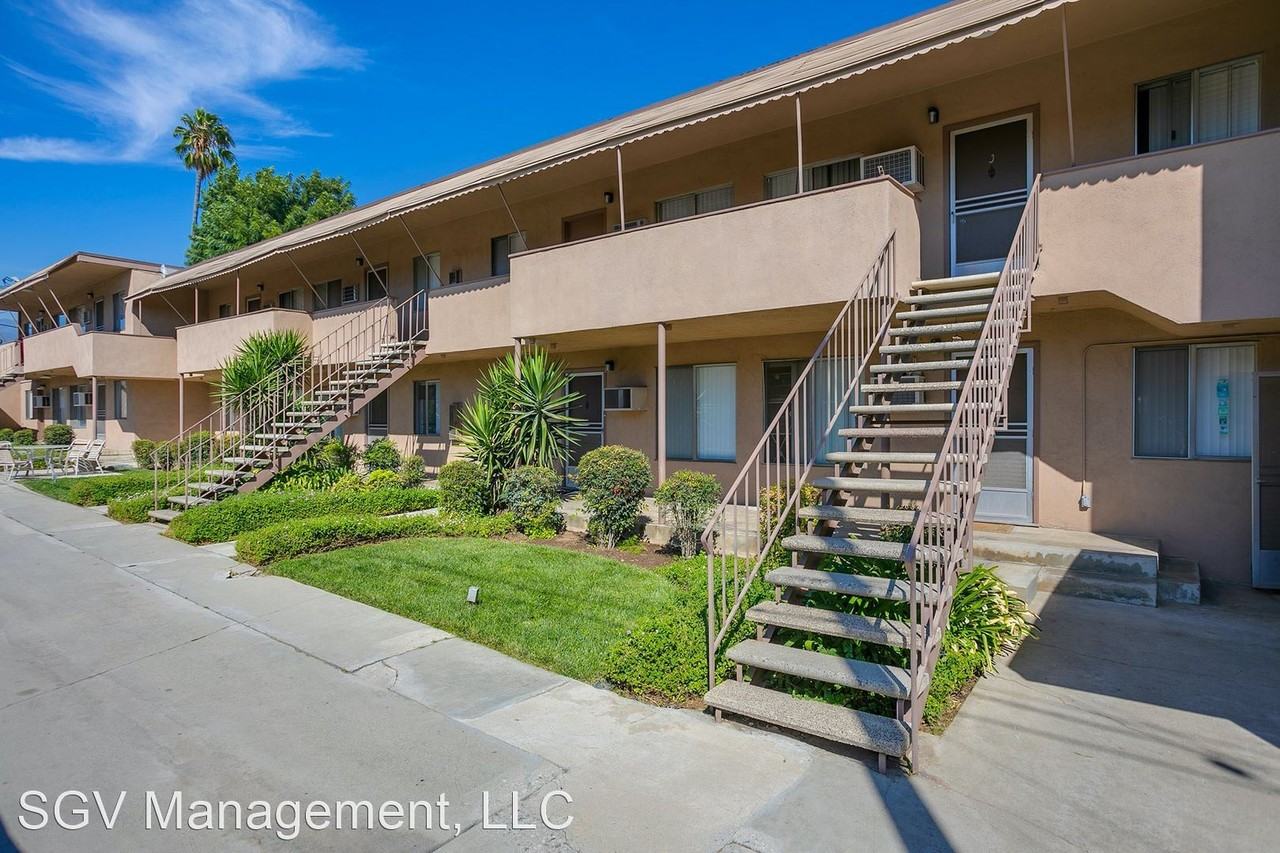 209 - 215 E Live Oak St - Photo 2 of 26