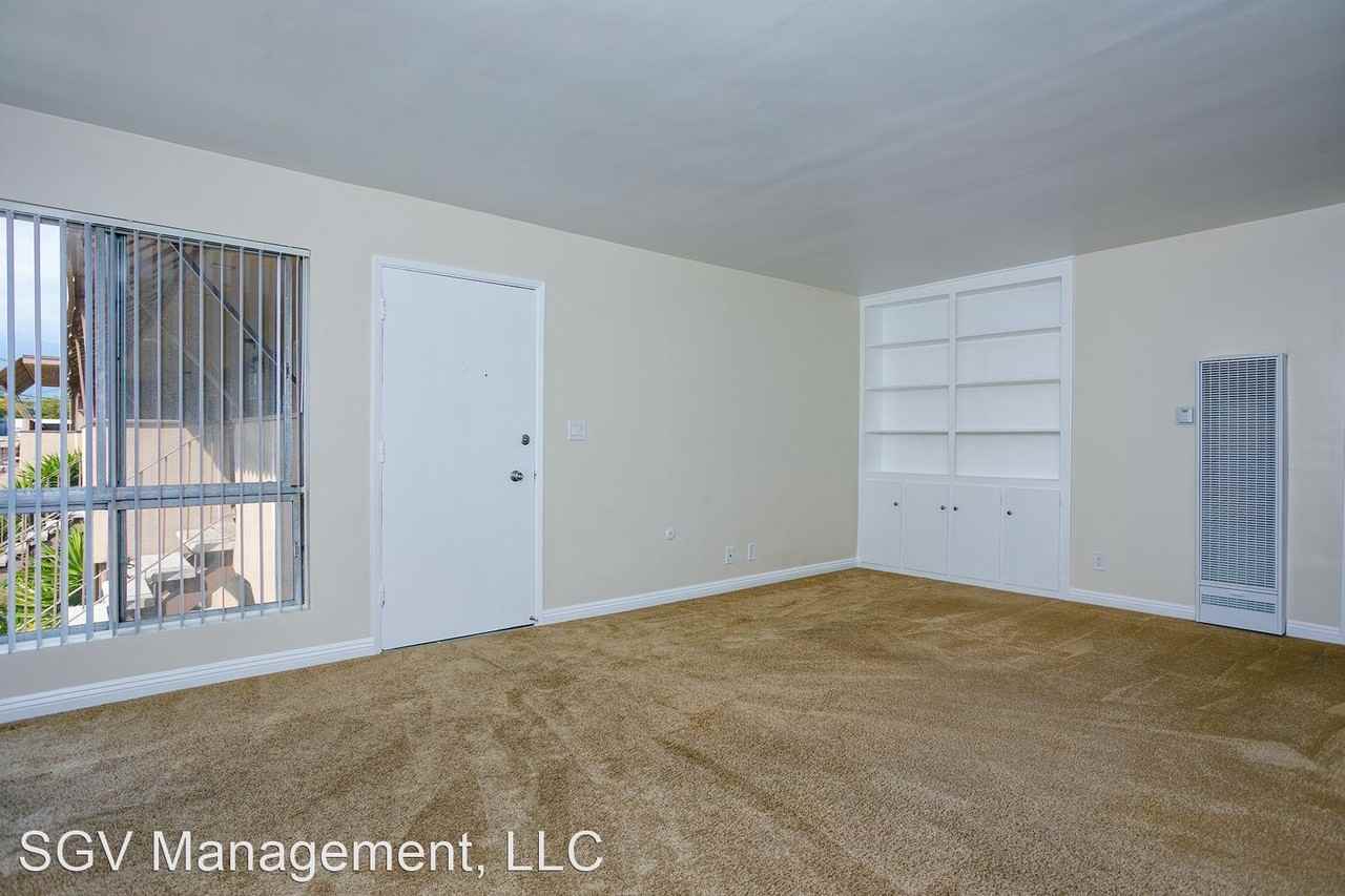 209 - 215 E Live Oak St - Photo 3 of 26