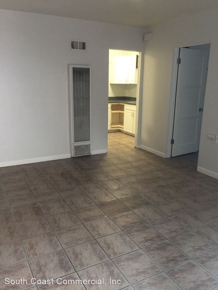 2050-2060 2nd Avenue - Photo 2 of 10