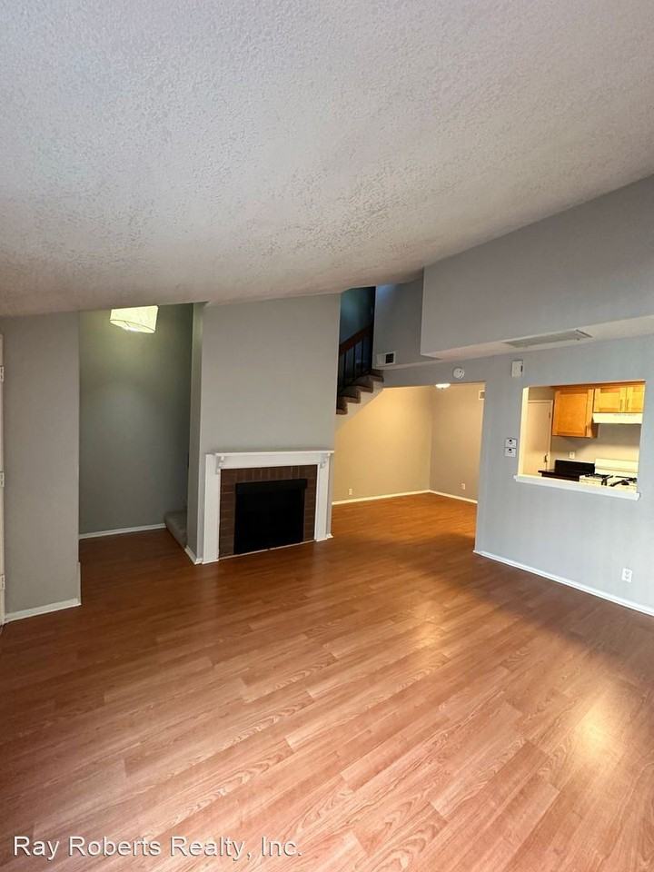 3366 Elm Ave - Photo 2 of 18