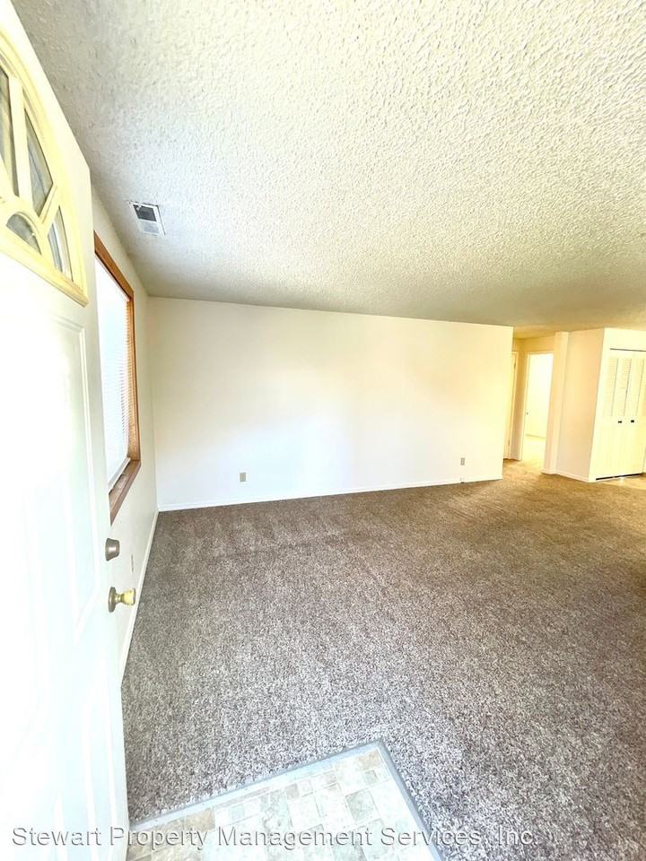 3047 Kane Street - Photo 2 of 21