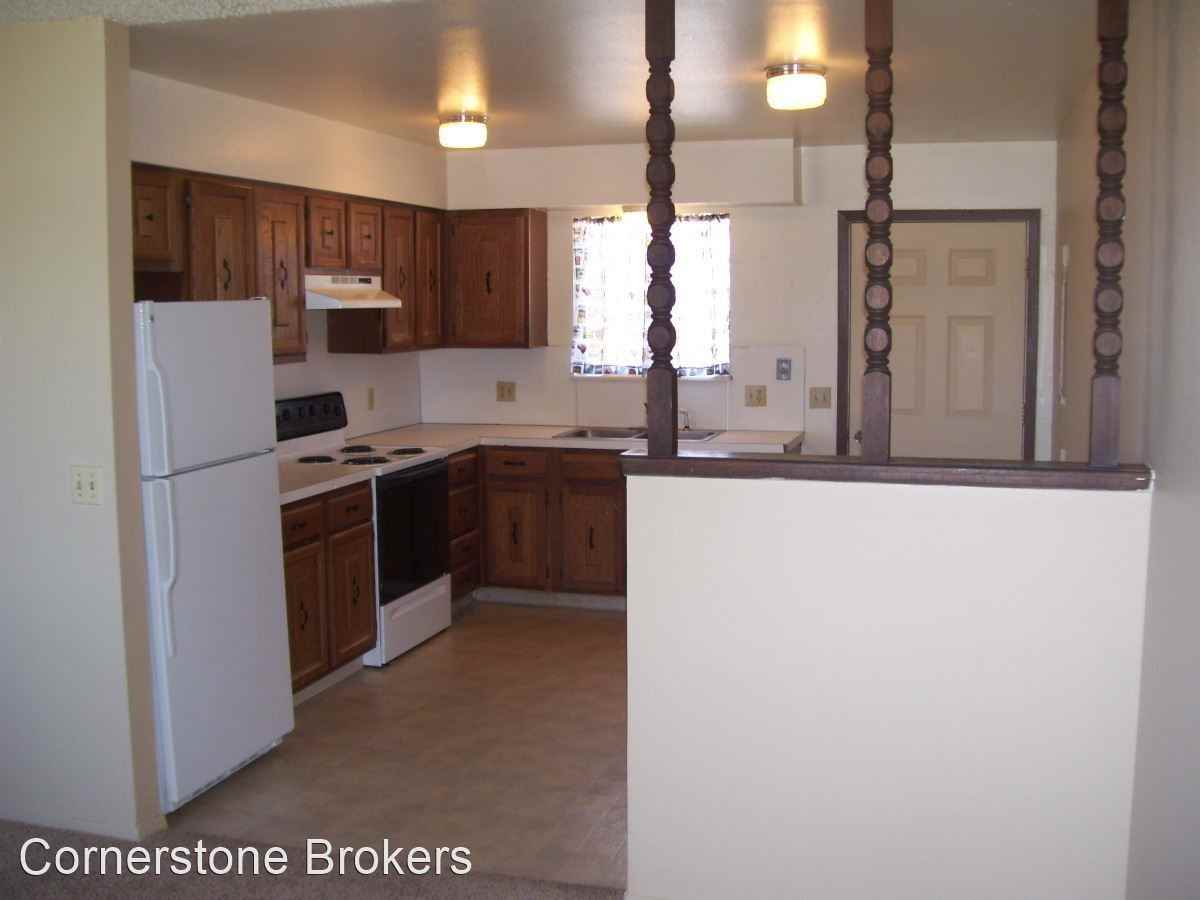 Building 4, 242-248 Applewood Ct. - Photo 2 of 6